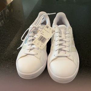 Adidas Women’s Grand Court Athletic Shoes Sz 8 1/2
